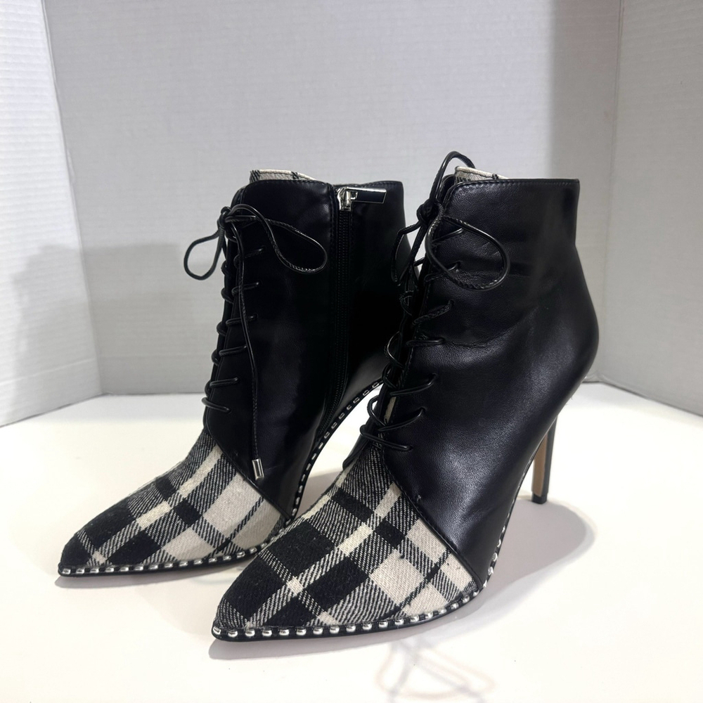New BCBGeneration Women's Haniah Lace Up Bootie Size:9 Heel Height:4” MSRP:$169
